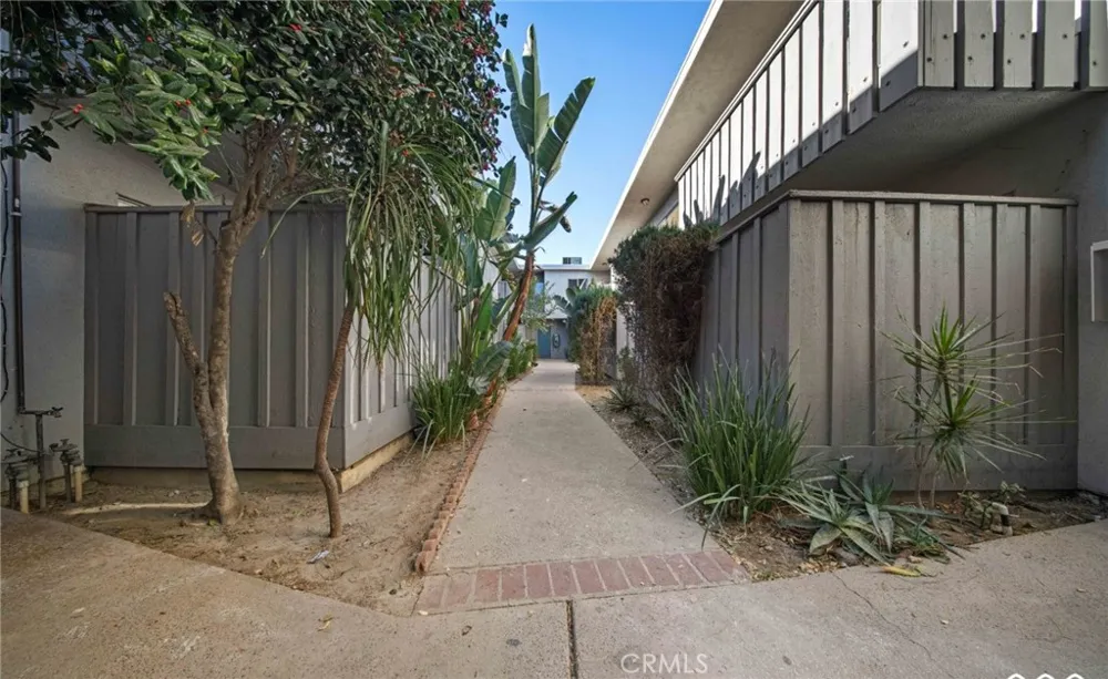 7961 Willis Avenue #17 Panorama City, CA 91402