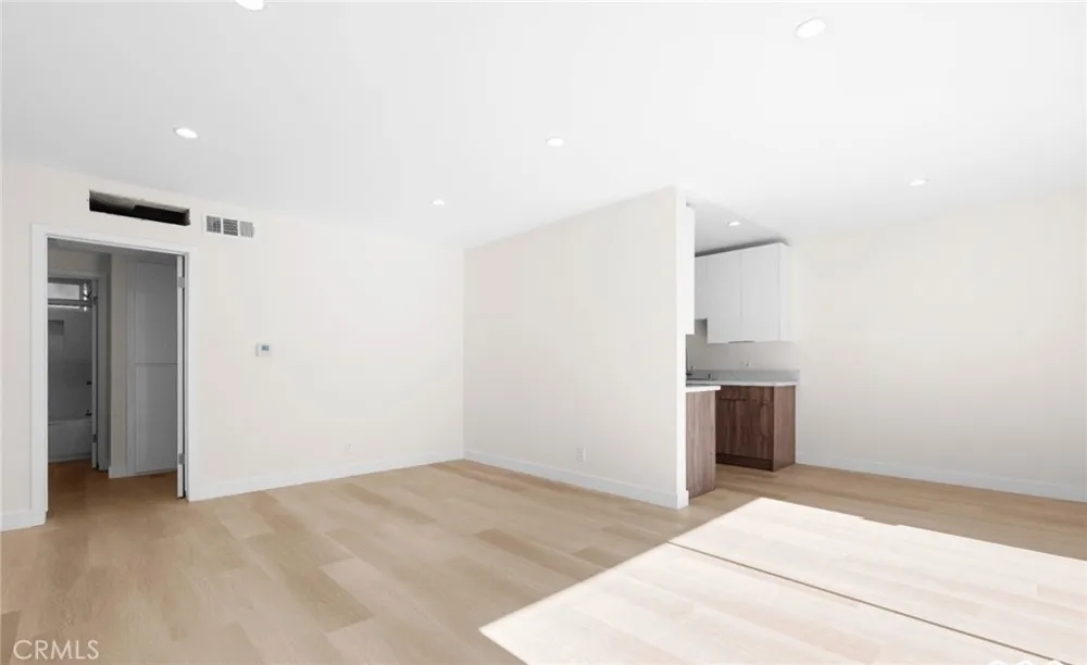 7961 Willis Avenue #17 Panorama City, CA 91402
