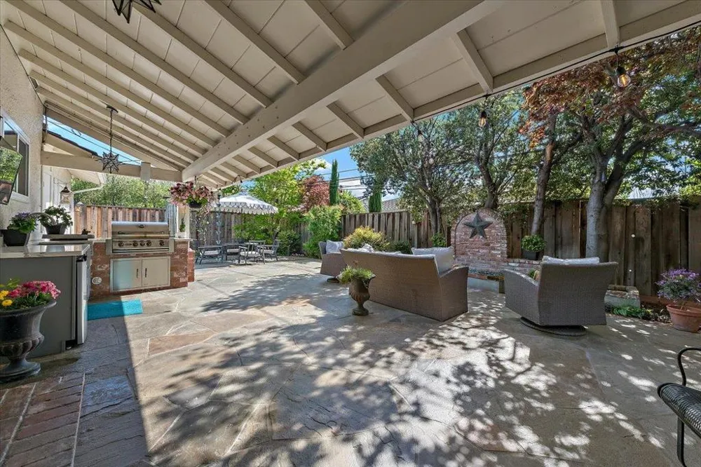 1722 Sweetbriar Drive San Jose, CA 95125