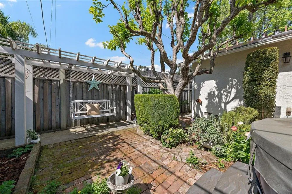 1722 Sweetbriar Drive San Jose, CA 95125