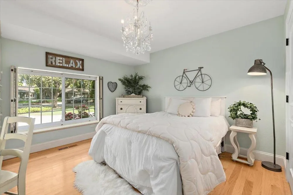 1722 Sweetbriar Drive San Jose, CA 95125
