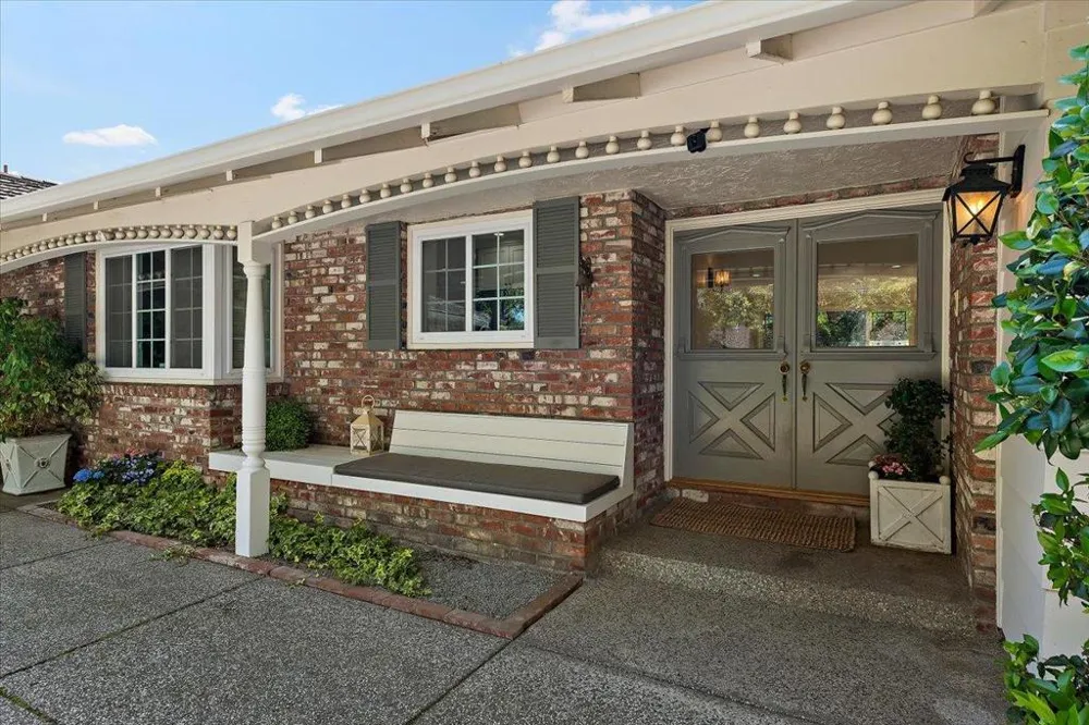 1722 Sweetbriar Drive San Jose, CA 95125
