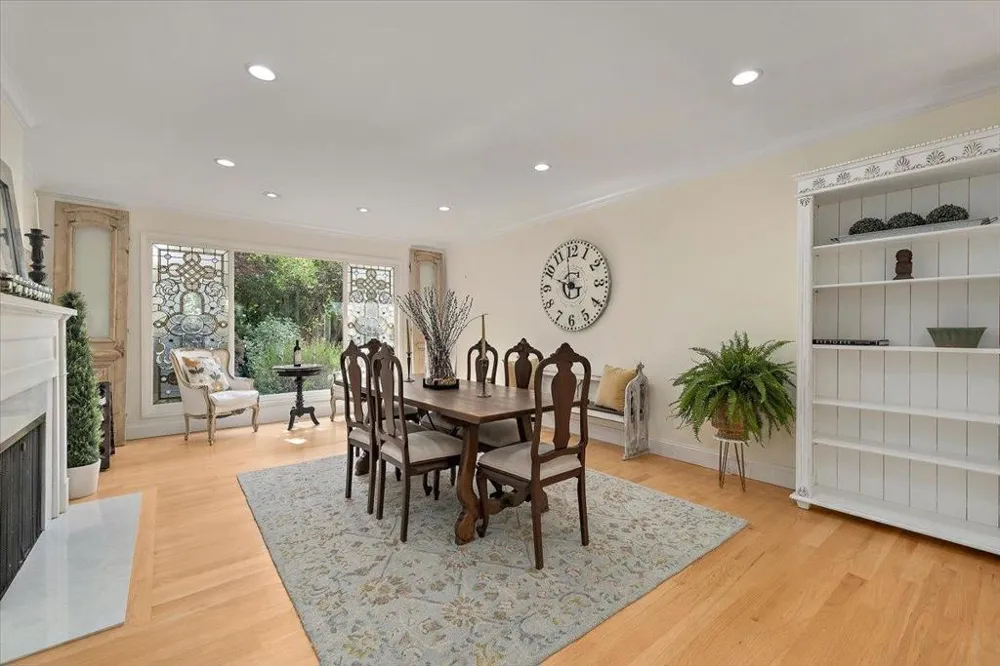 1722 Sweetbriar Drive San Jose, CA 95125