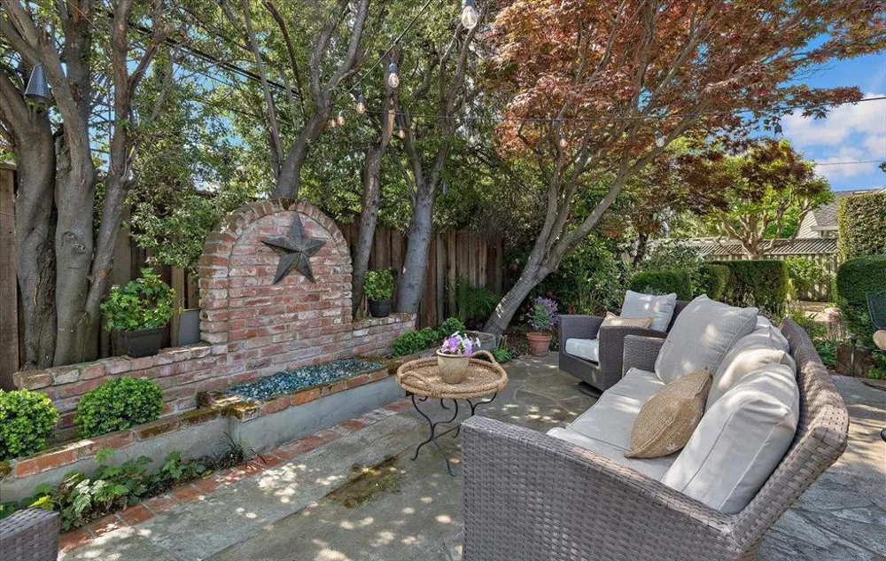 1722 Sweetbriar Drive San Jose, CA 95125