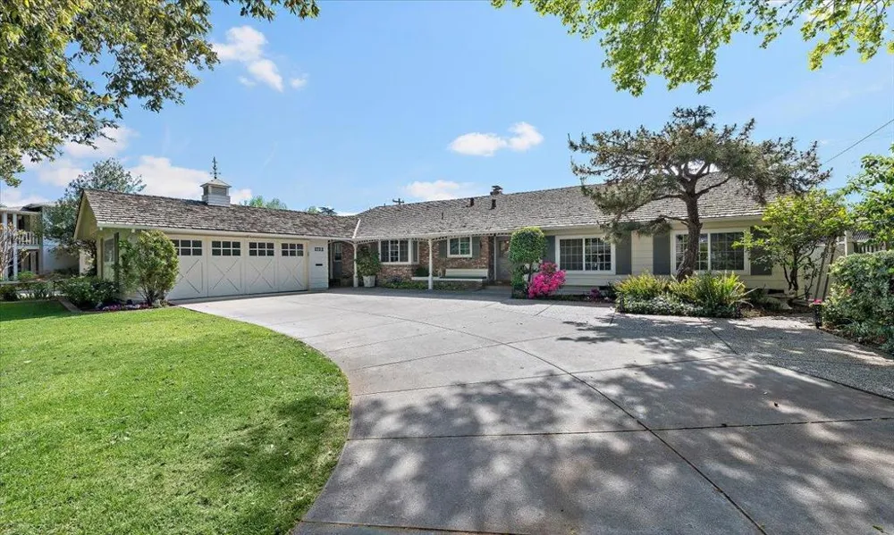1722 Sweetbriar Drive San Jose, CA 95125