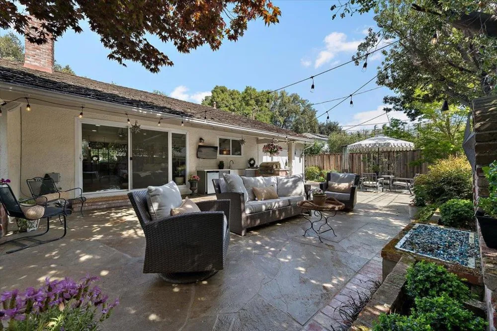 1722 Sweetbriar Drive San Jose, CA 95125