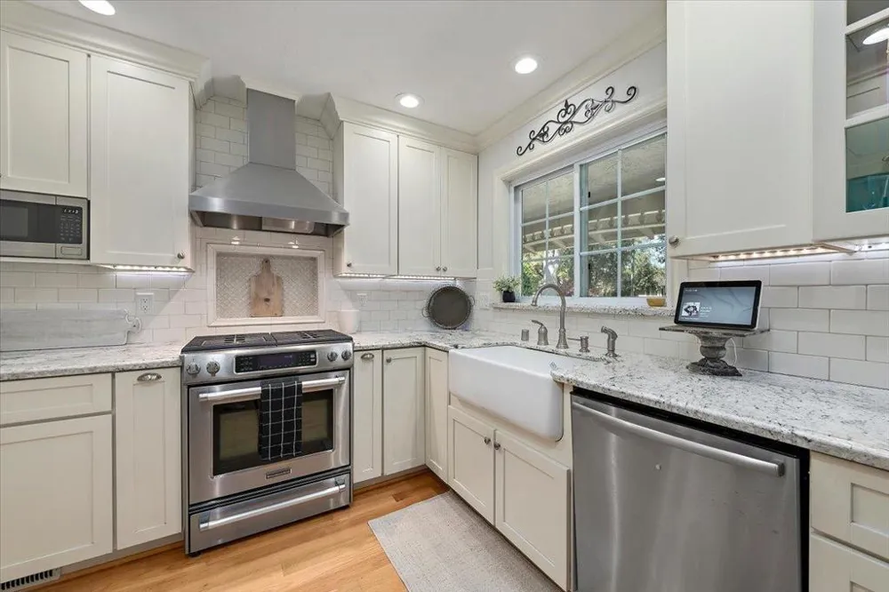 1722 Sweetbriar Drive San Jose, CA 95125