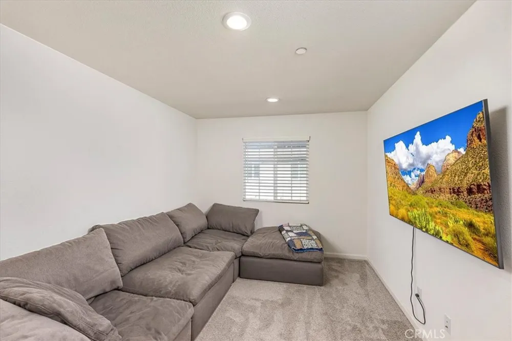 41976 Isadora #902 Murrieta, CA 92562