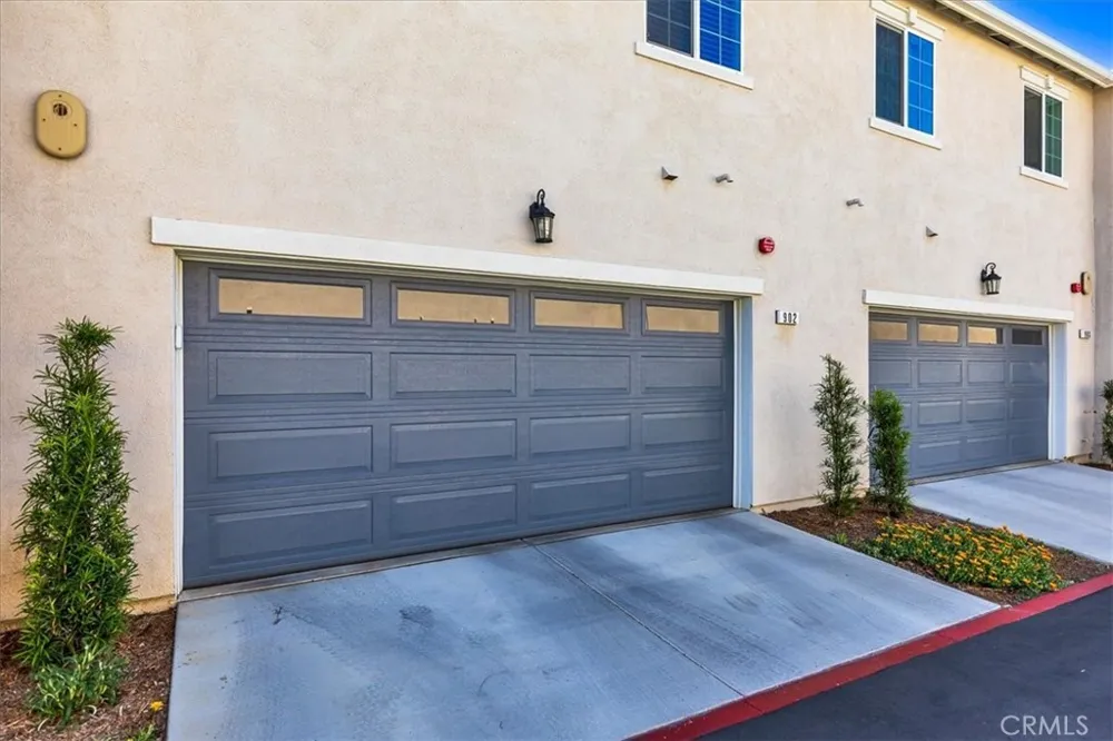 41976 Isadora #902 Murrieta, CA 92562
