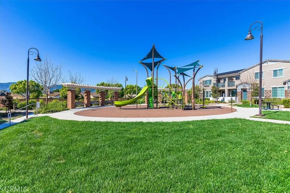 41976 Isadora #902 Murrieta, CA 92562