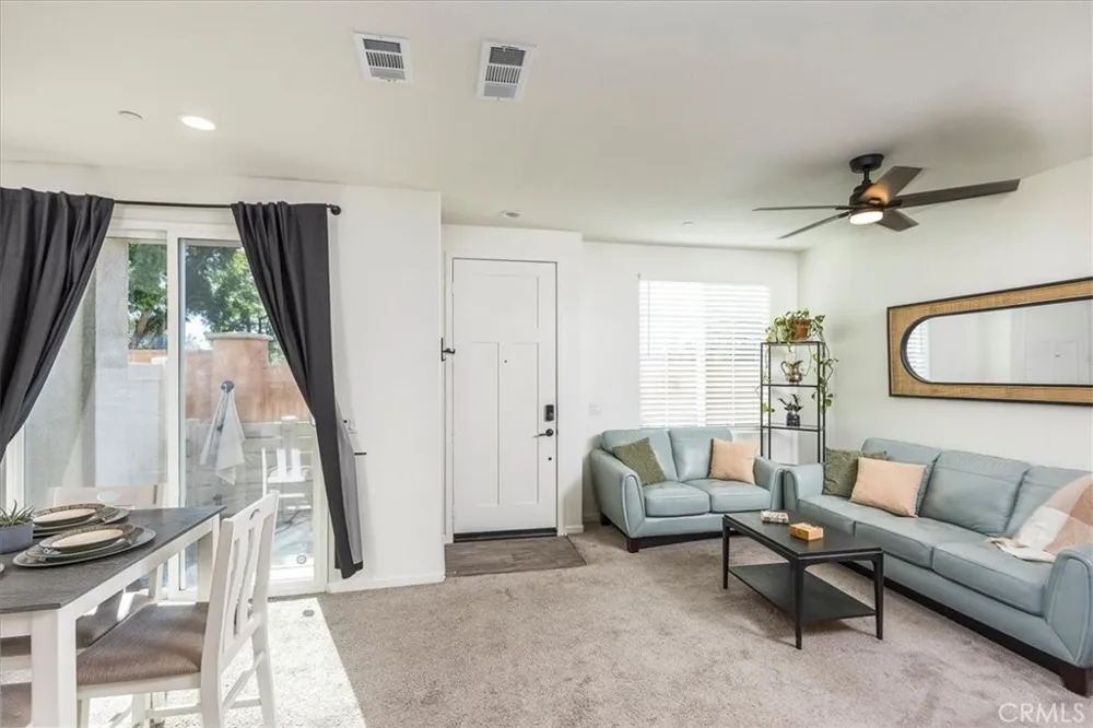 41976 Isadora #902 Murrieta, CA 92562