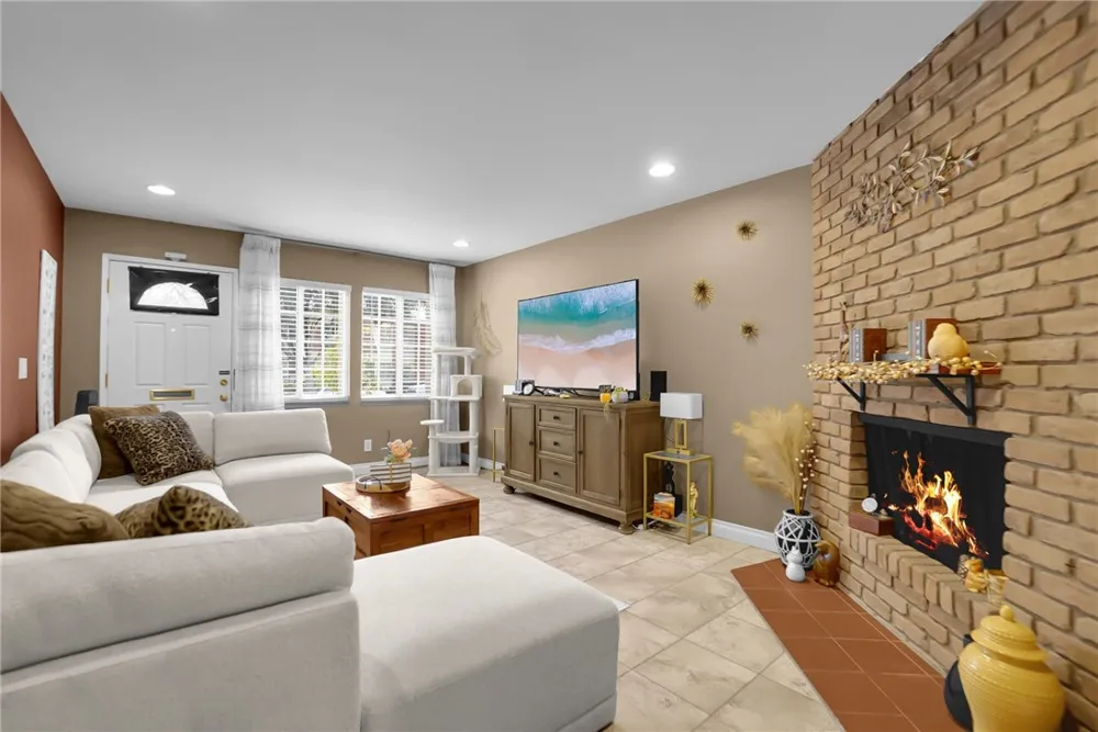 1795 W Glenoaks Avenue Anaheim, CA 92801