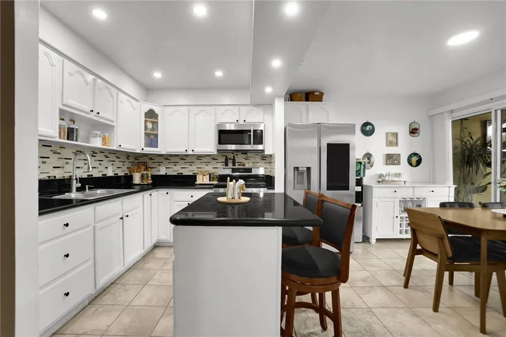 1795 W Glenoaks Avenue Anaheim, CA 92801