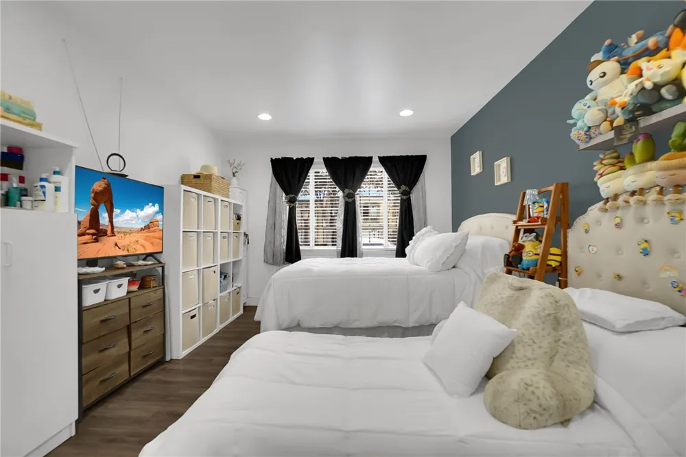 1795 W Glenoaks Avenue Anaheim, CA 92801