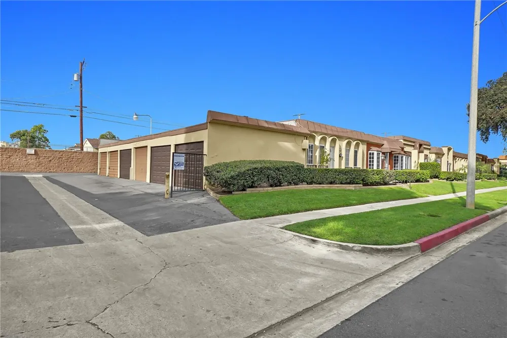 1795 W Glenoaks Avenue Anaheim, CA 92801