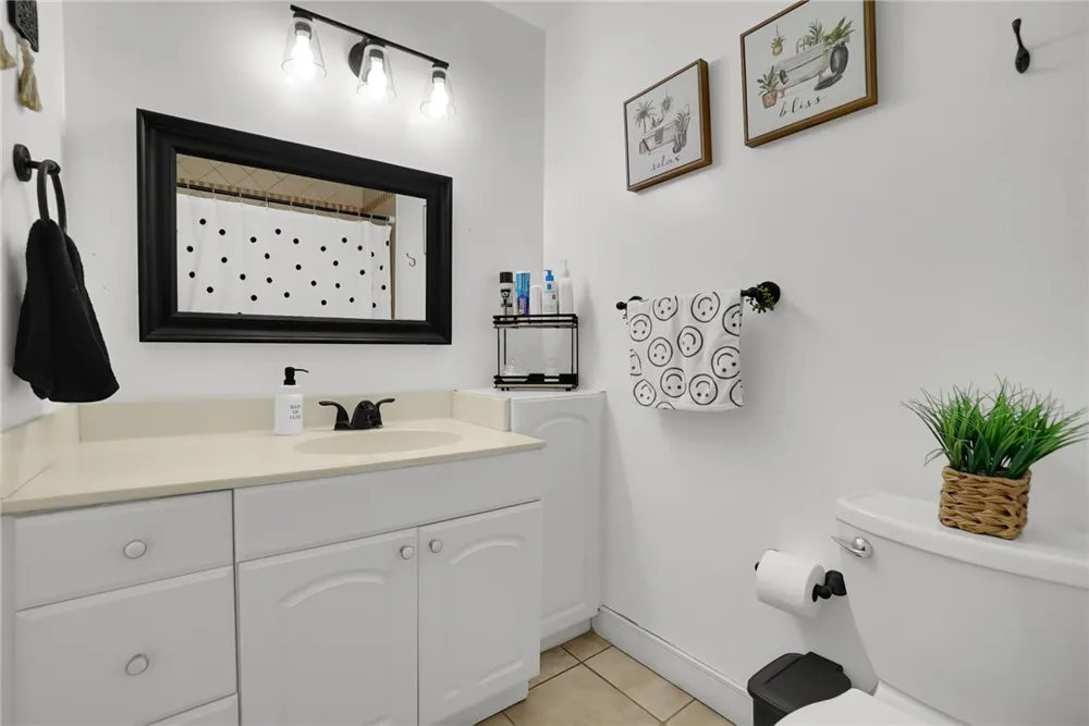 1795 W Glenoaks Avenue Anaheim, CA 92801