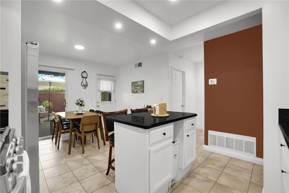 1795 W Glenoaks Avenue Anaheim, CA 92801