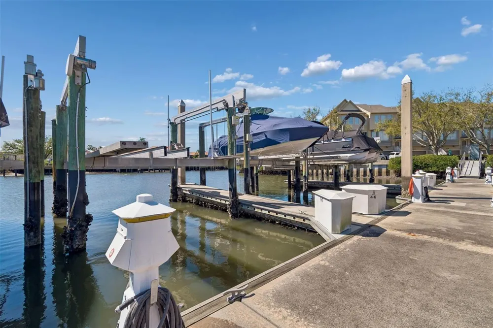 4326 SPINNAKER COVE LANE Tampa, FL 33615