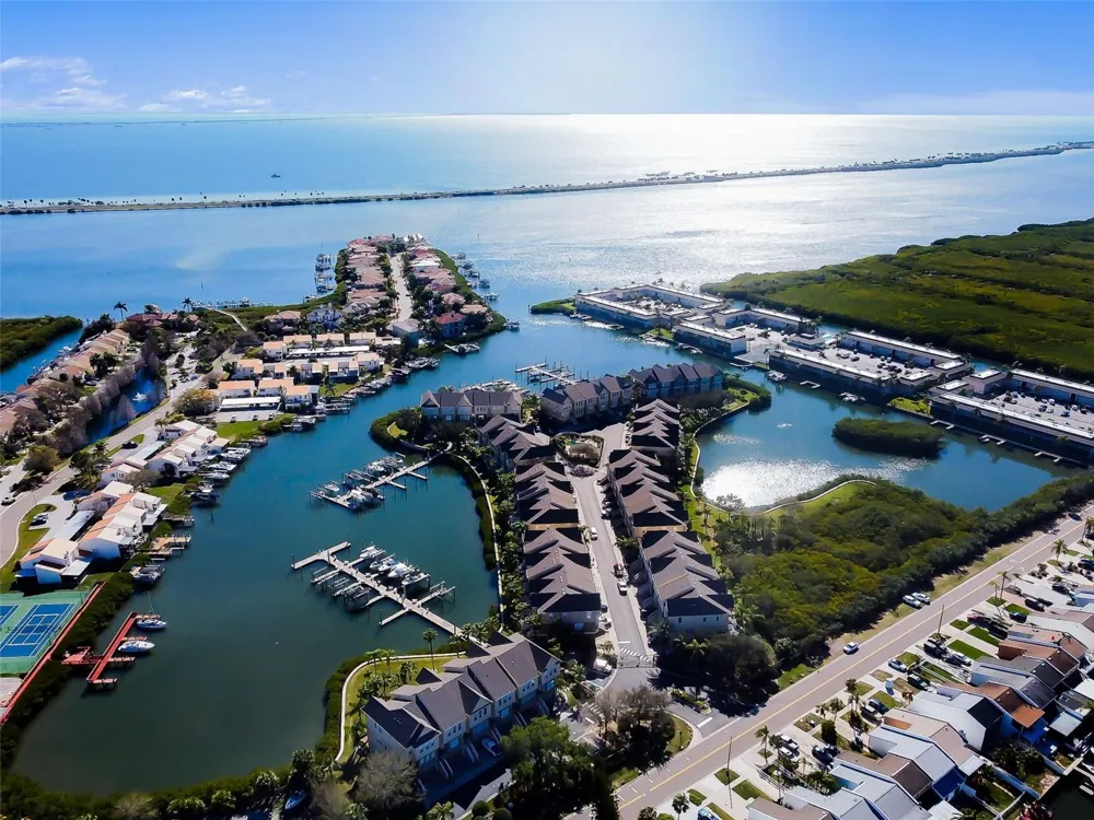 4326 SPINNAKER COVE LANE Tampa, FL 33615