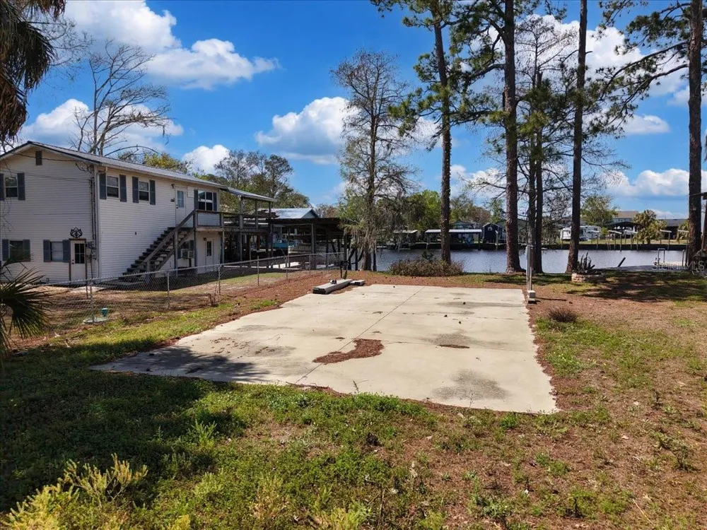 000 SE SE 241 STREET Old Town, FL 32680
