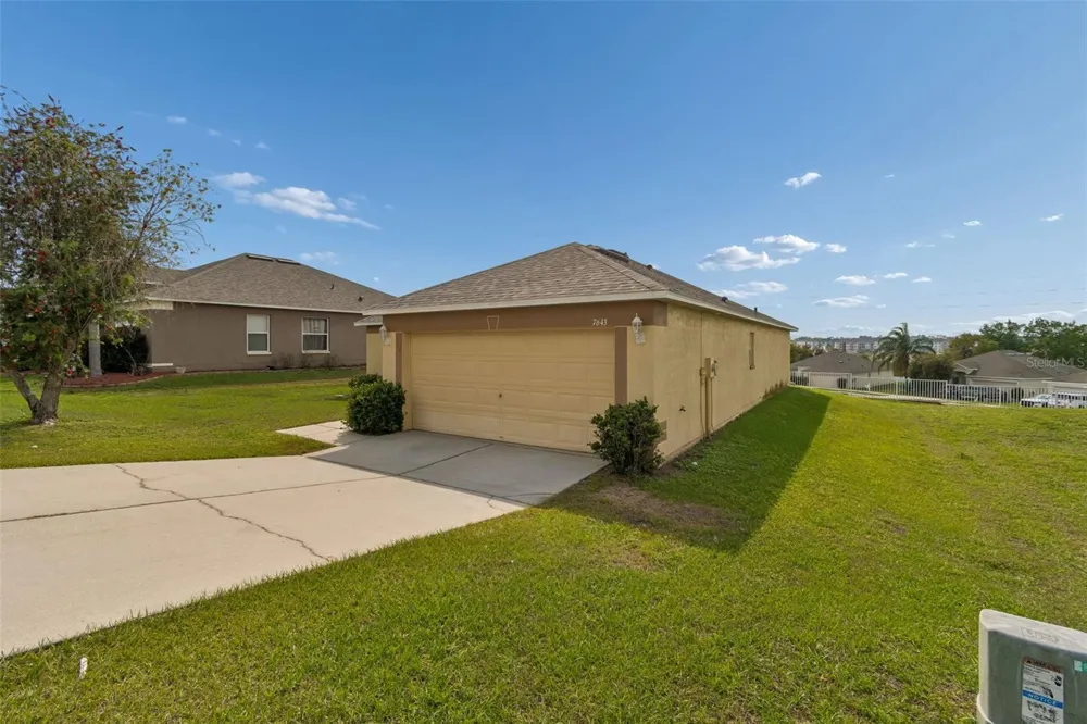 7643 WEEHAWKEN DRIVE Zephyrhills, FL 33540