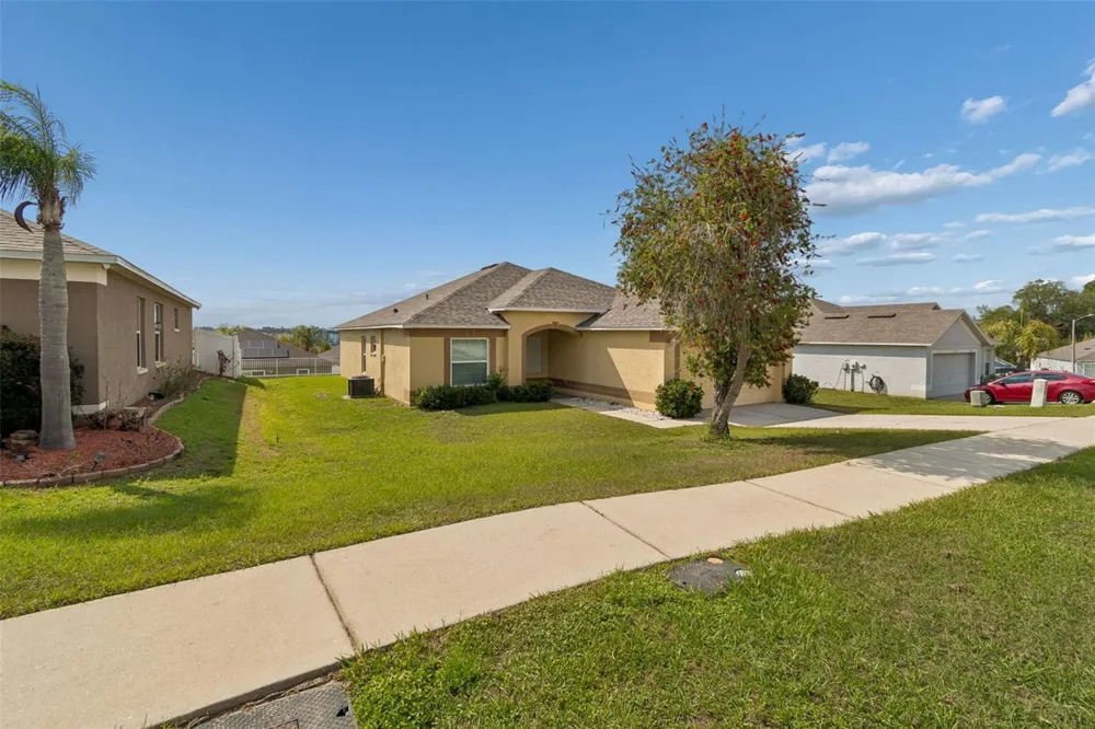 7643 WEEHAWKEN DRIVE Zephyrhills, FL 33540