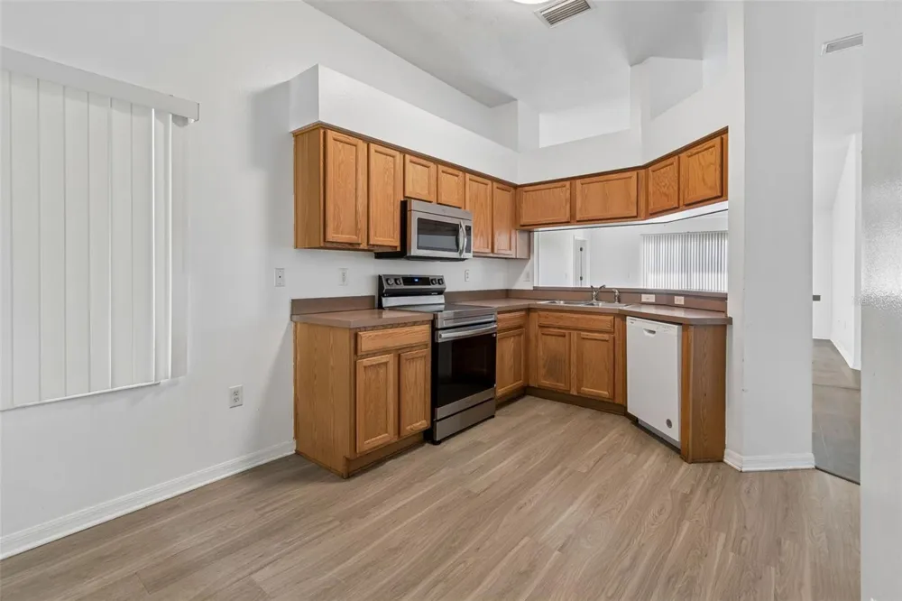 7643 WEEHAWKEN DRIVE Zephyrhills, FL 33540