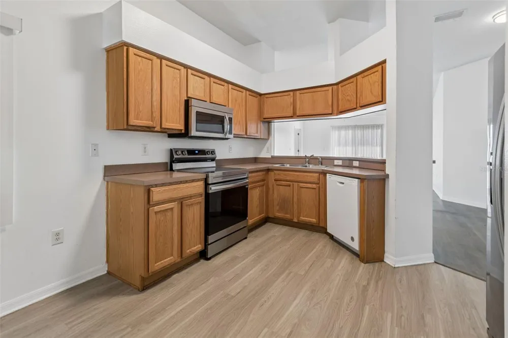 7643 WEEHAWKEN DRIVE Zephyrhills, FL 33540