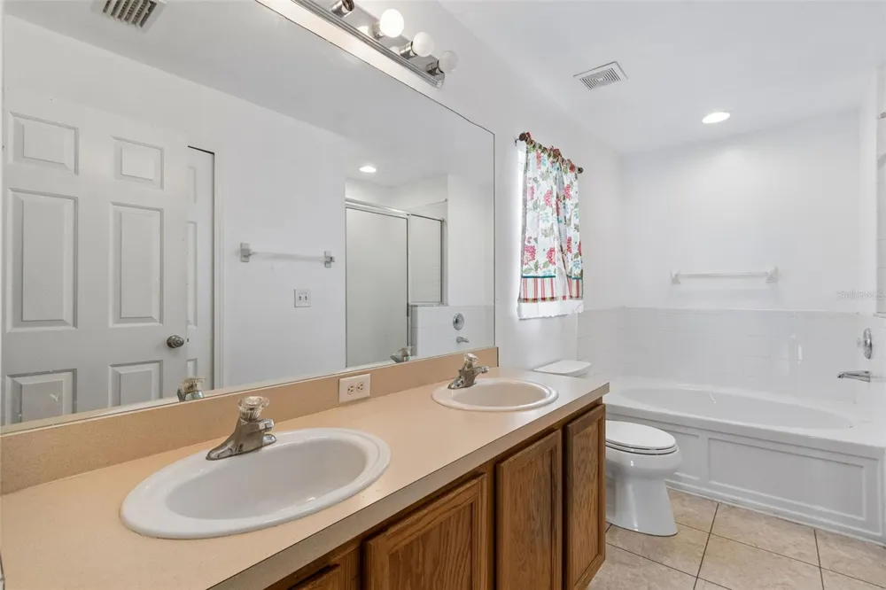 7643 WEEHAWKEN DRIVE Zephyrhills, FL 33540