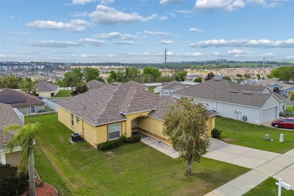 7643 WEEHAWKEN DRIVE Zephyrhills, FL 33540