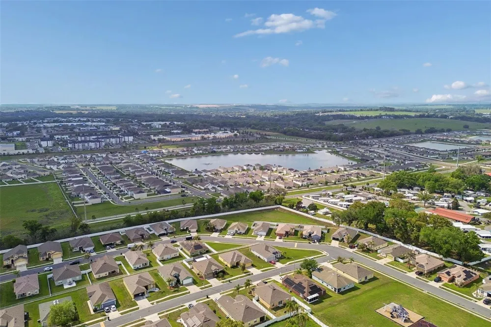 7643 WEEHAWKEN DRIVE Zephyrhills, FL 33540