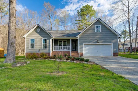 34 Woodland Court