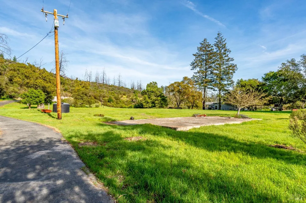 2340 Lawndale Road Kenwood, CA 95452