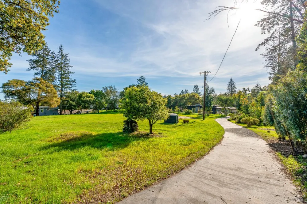 2340 Lawndale Road Kenwood, CA 95452