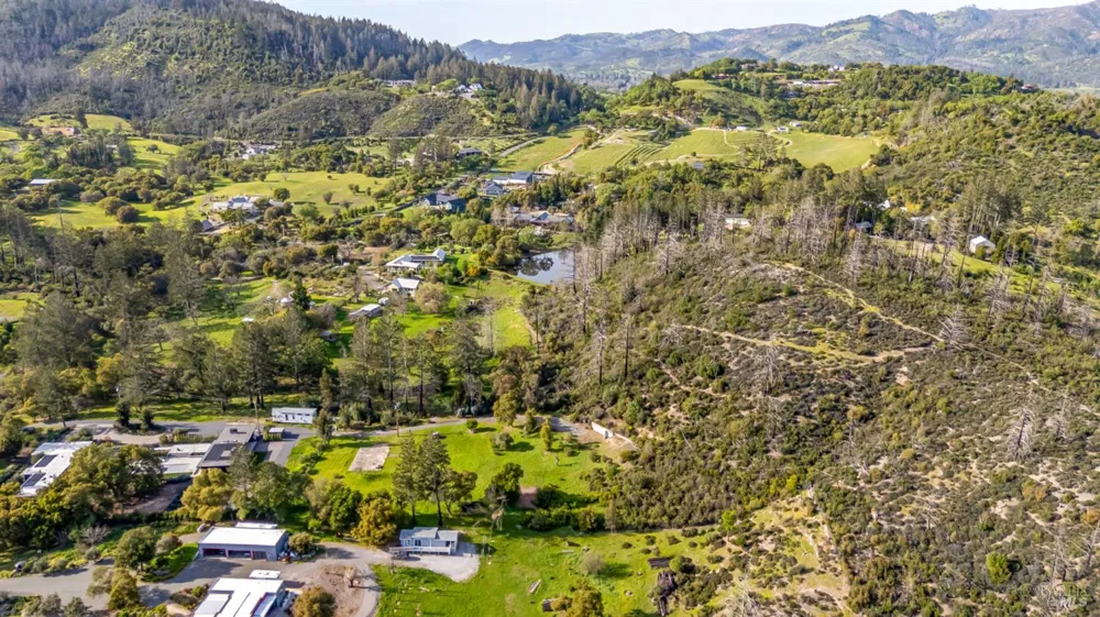 2340 Lawndale Road Kenwood, CA 95452