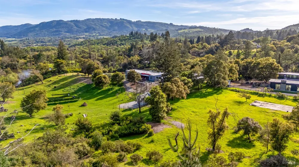 2340 Lawndale Road Kenwood, CA 95452