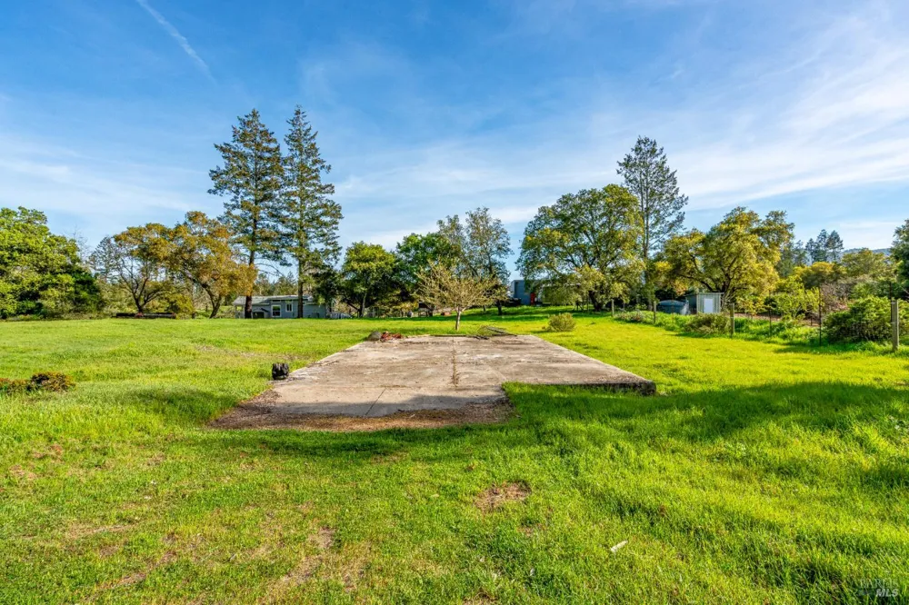 2340 Lawndale Road Kenwood, CA 95452