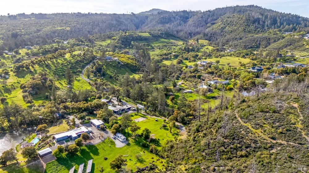 2340 Lawndale Road Kenwood, CA 95452