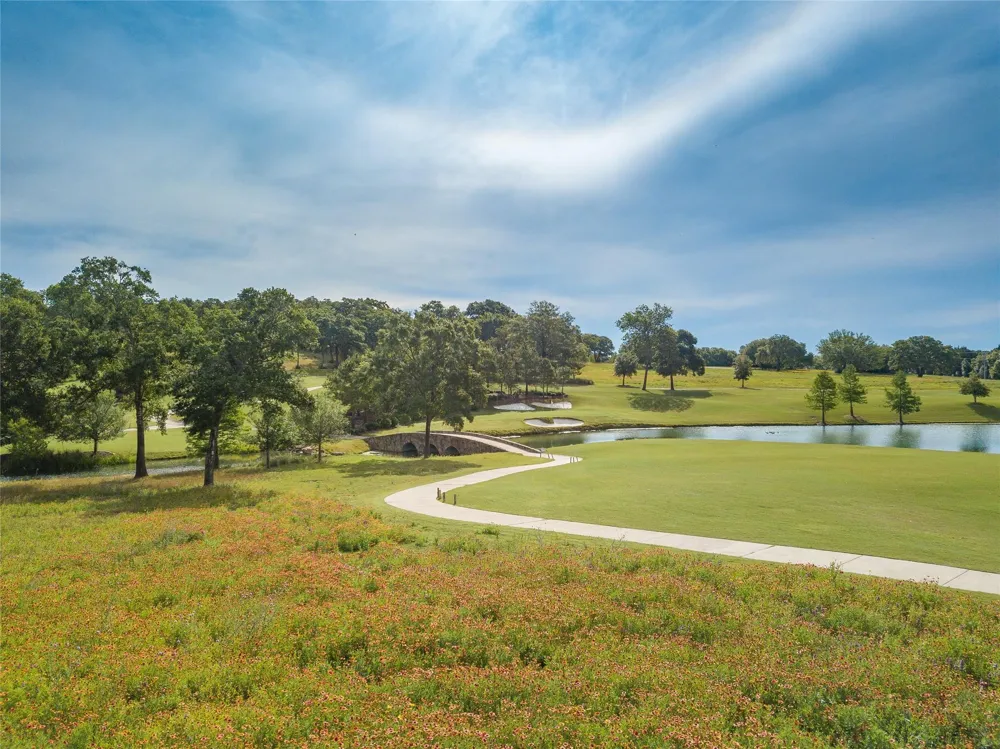 31 Mallard Lane Columbus, TX 78934