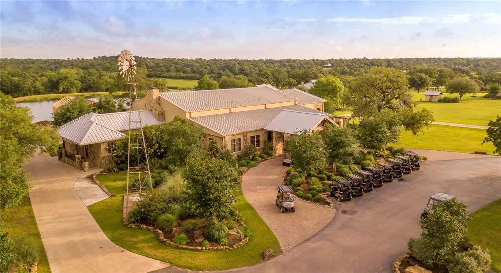 31 Mallard Lane Columbus, TX 78934