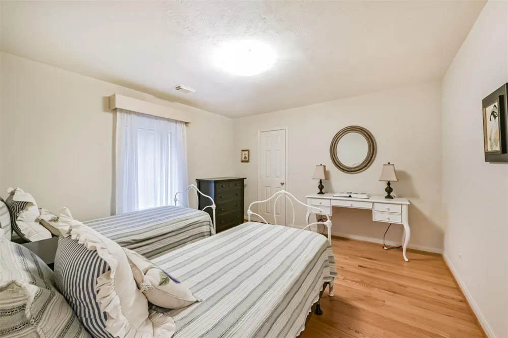 5346 Navarro Street Houston, TX 77056