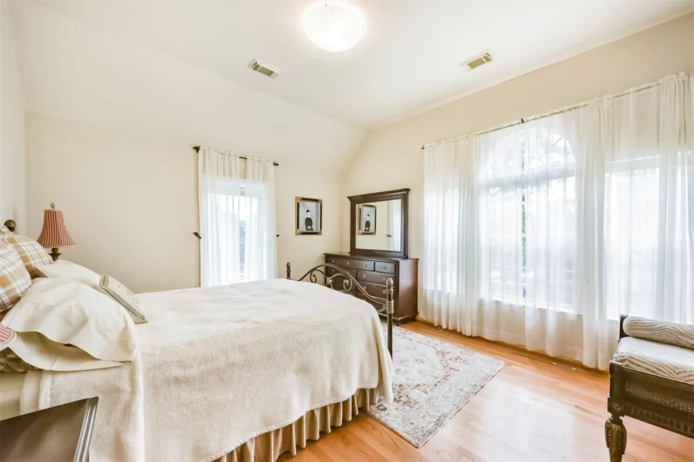 5346 Navarro Street Houston, TX 77056