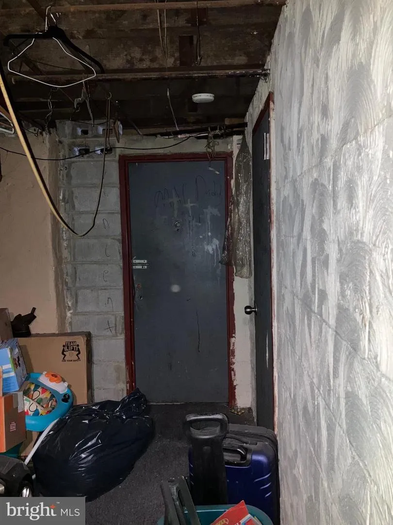 5606 10TH STREET Philadelphia, PA 19141