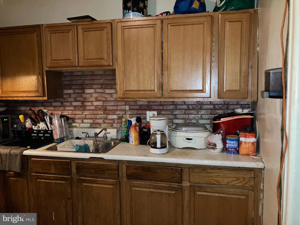 5606 10TH STREET Philadelphia, PA 19141