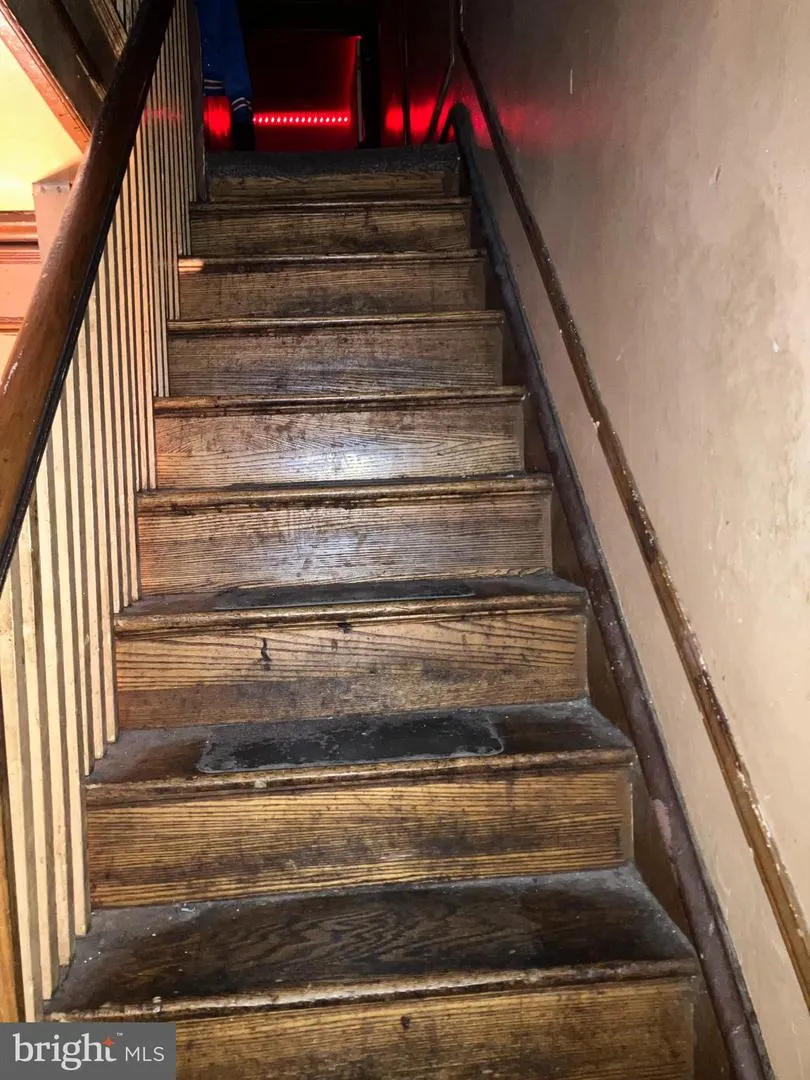 5606 10TH STREET Philadelphia, PA 19141