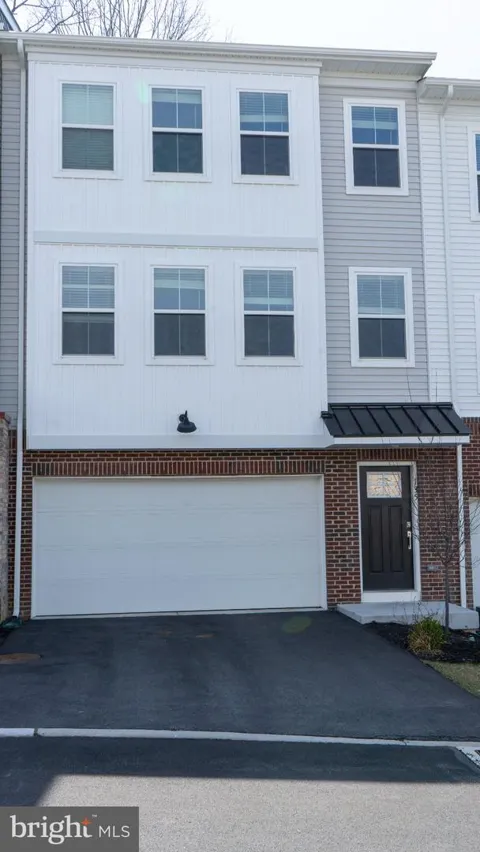 135 FOUR LEAF DRIVE