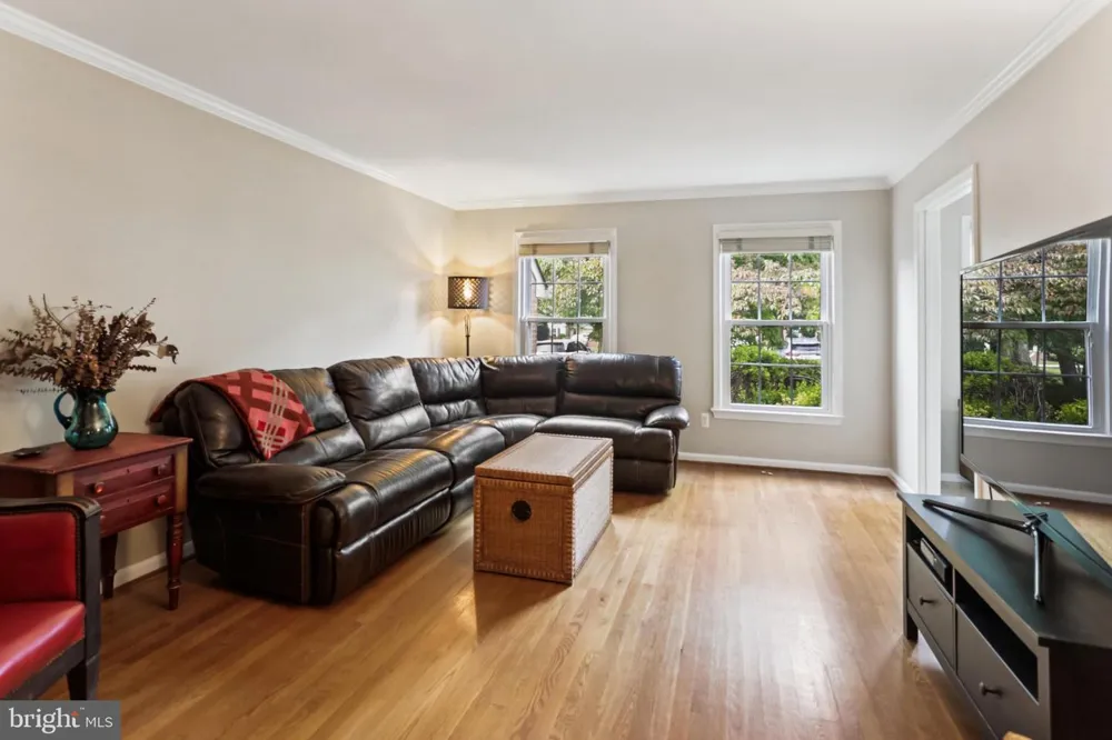 10233 GAINSBOROUGH Potomac, MD 20854