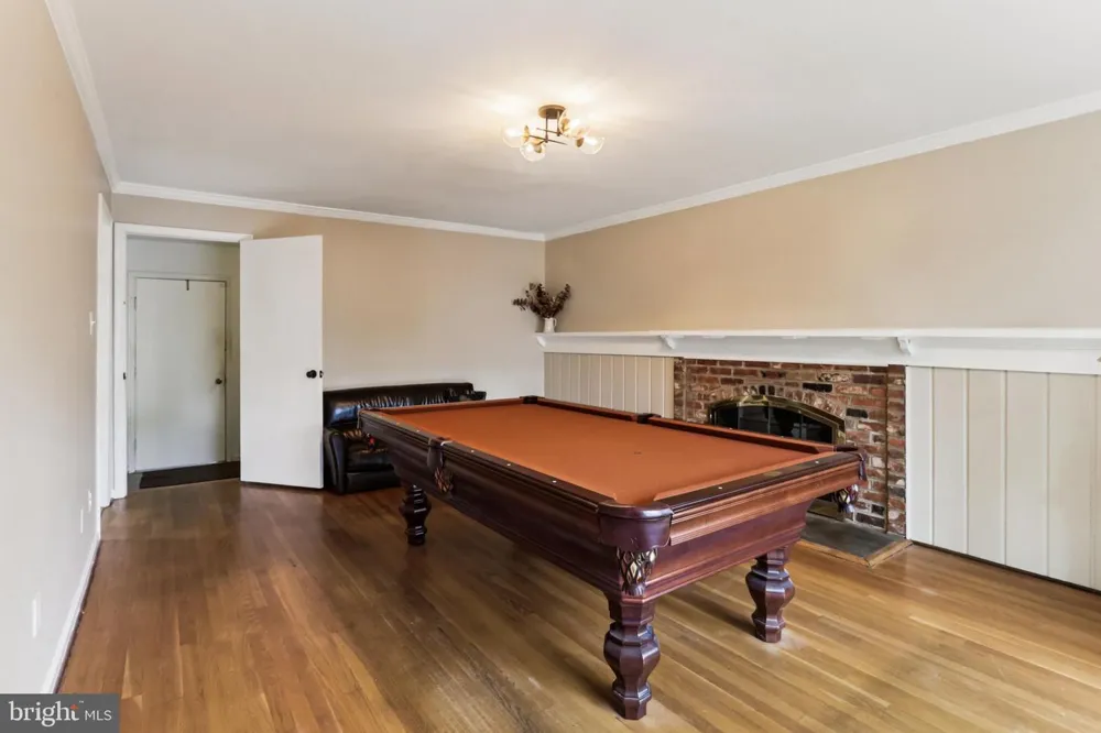 10233 GAINSBOROUGH Potomac, MD 20854