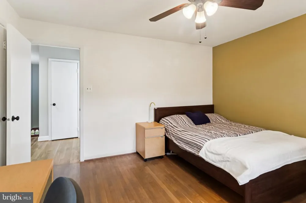10233 GAINSBOROUGH Potomac, MD 20854