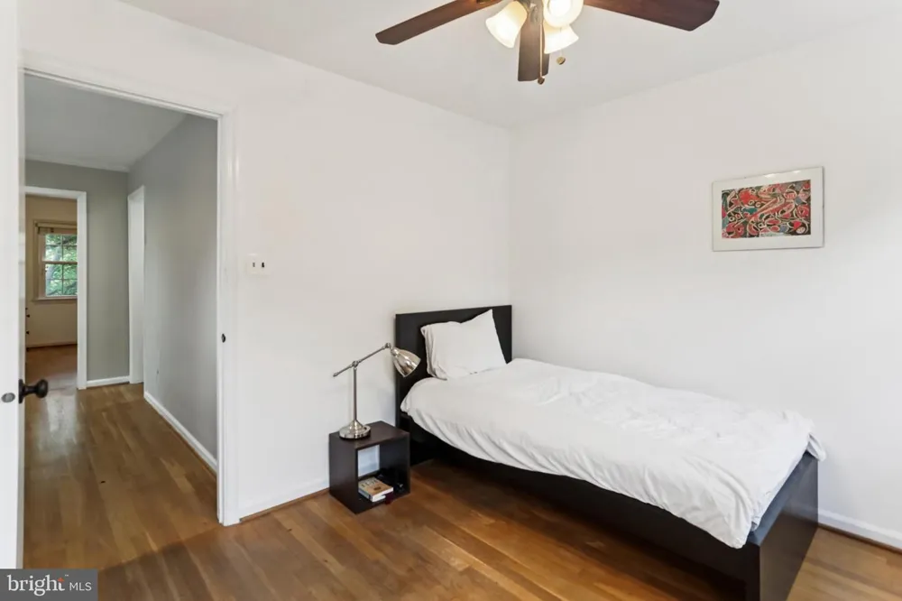 10233 GAINSBOROUGH Potomac, MD 20854